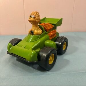 1987 Sesame Street Big Bird Rev N Go Racer Car